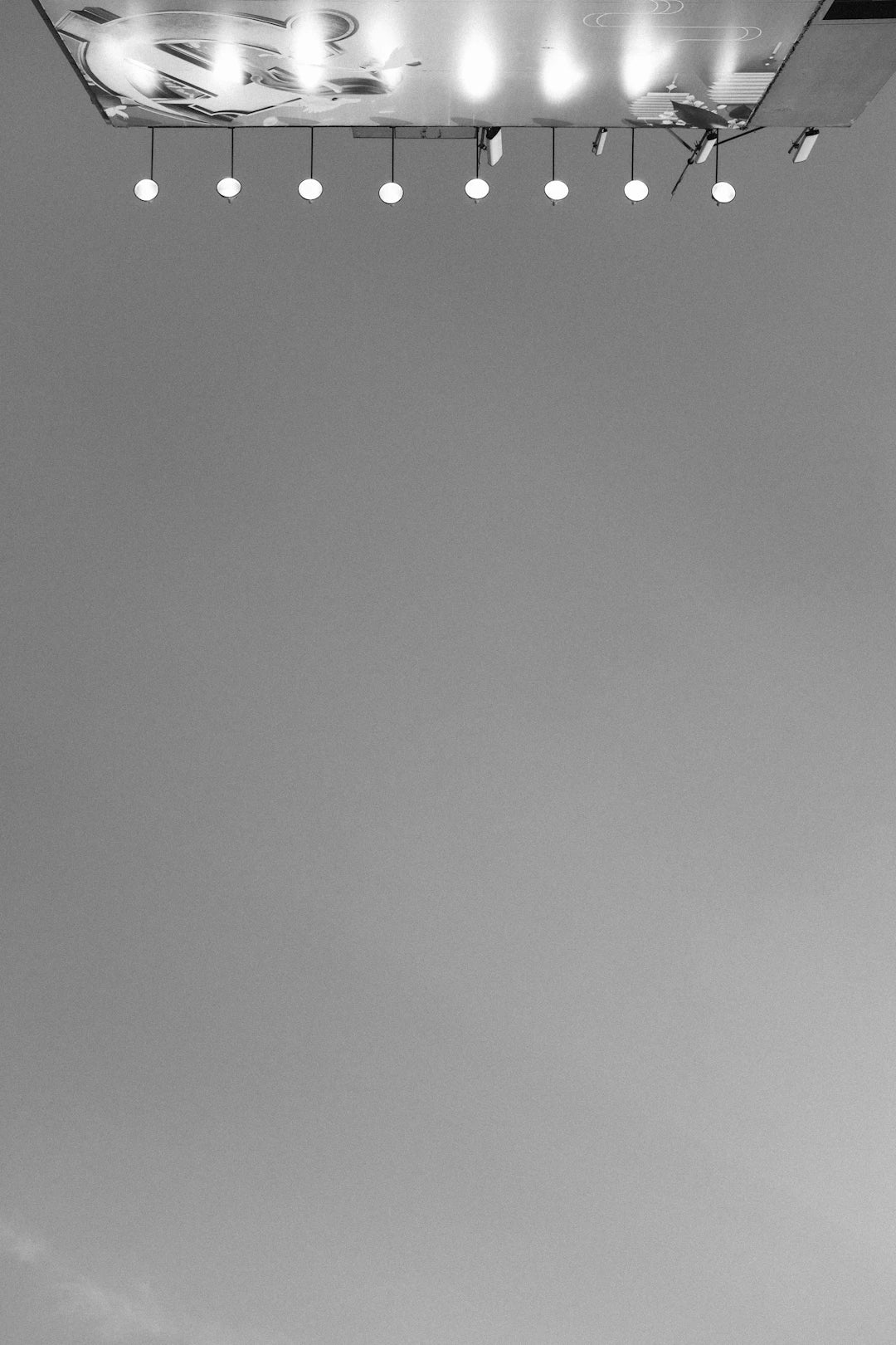 Decluttering Your Pathway to an Organized Home