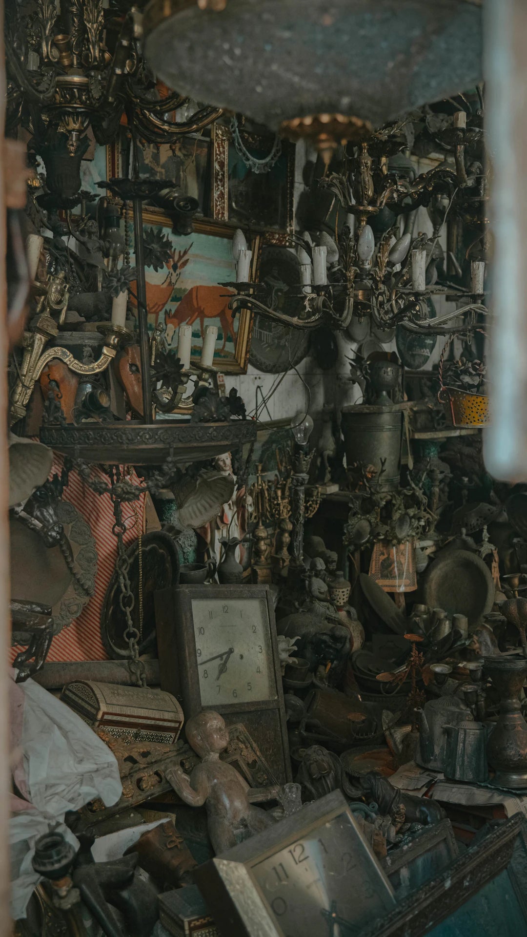 10 Simple Tips to Declutter Your Space Today