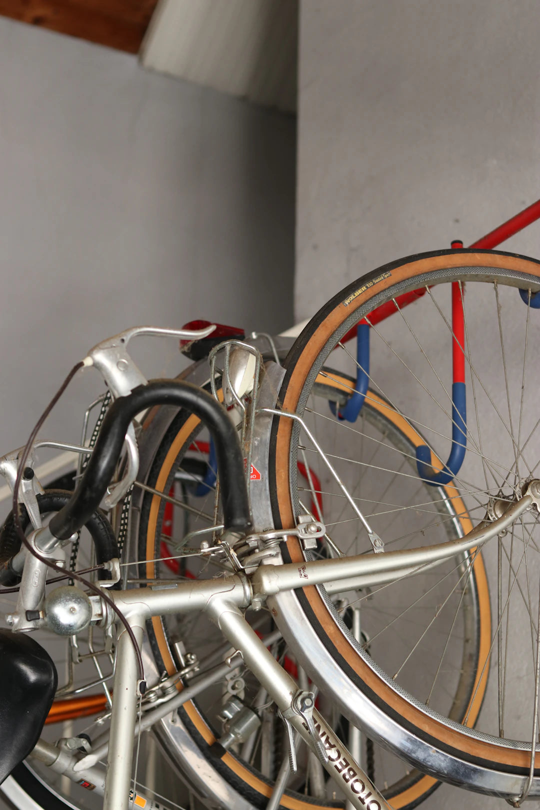 Smart Wall-Mounted Bike Storage Solutions for Small Spaces